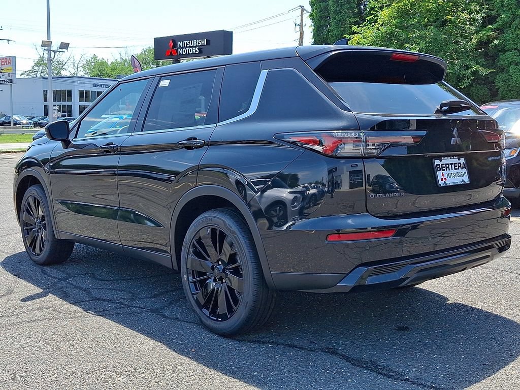 New 2026 Mitsubishi Outlander LE AWD/4WD image 3