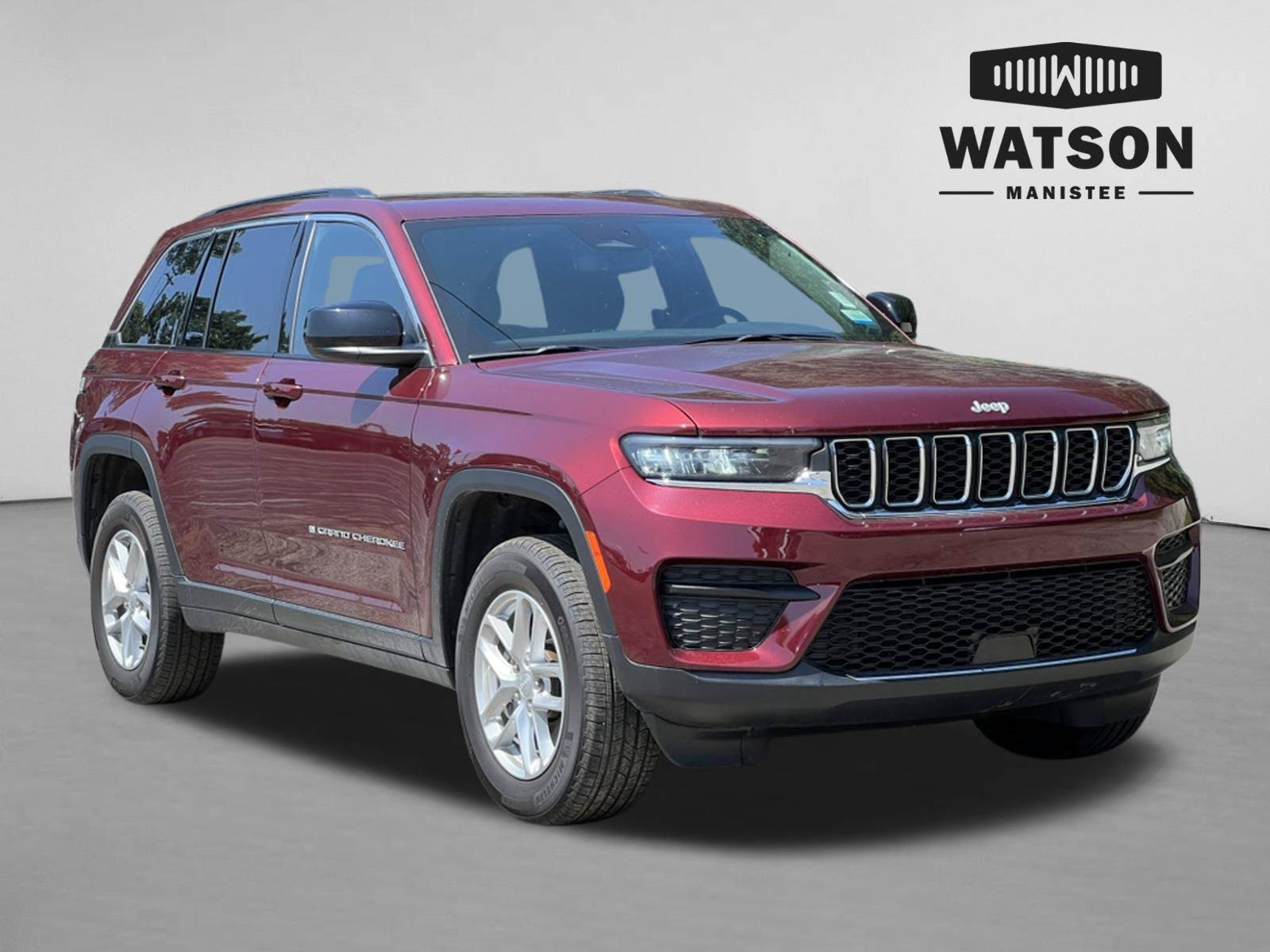 Used 2024 Jeep Grand Cherokee Laredo X w/ Luxury Tech Group I AWD/4WD image 1
