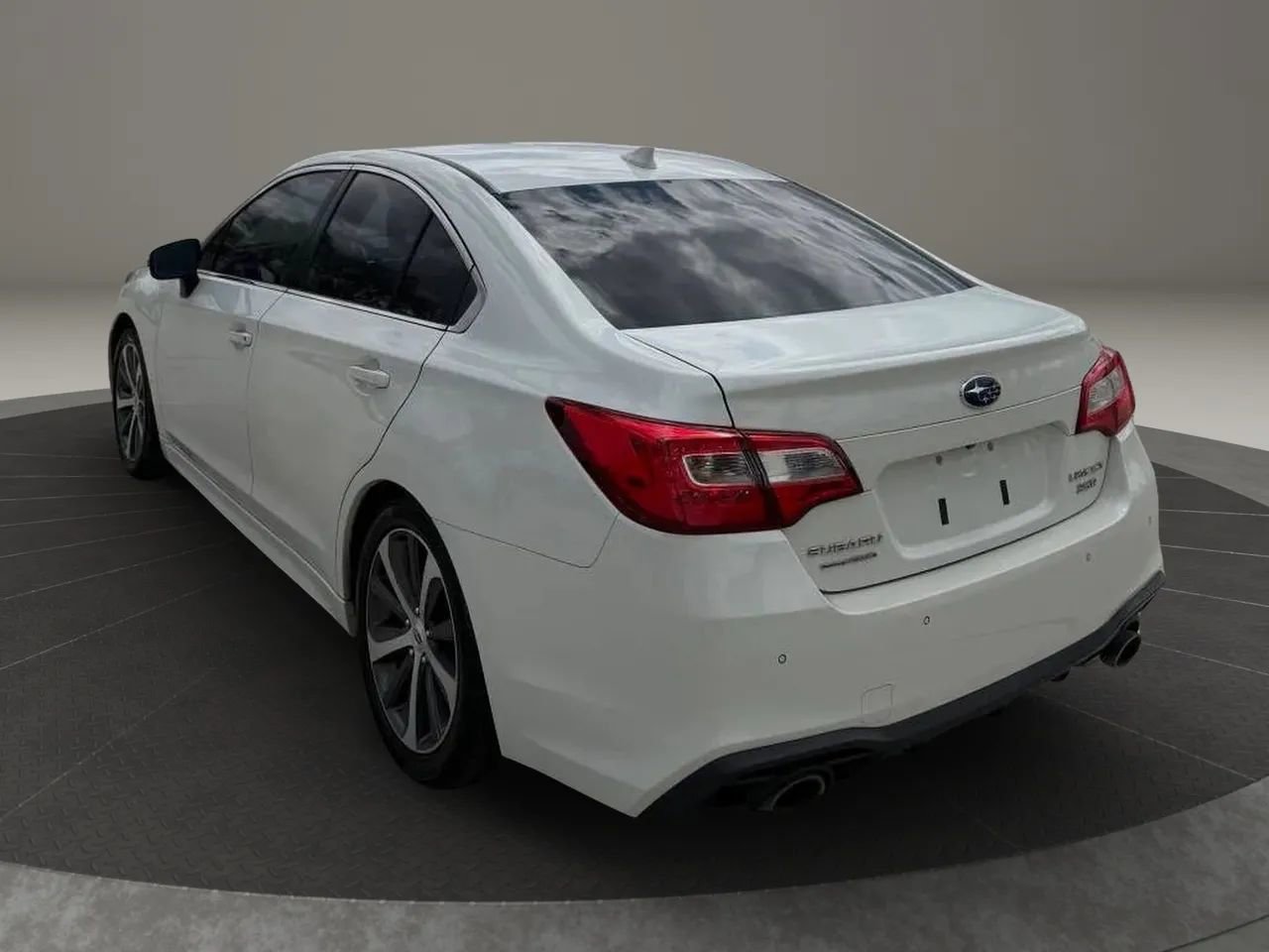Used 2019 Subaru Legacy 3.6R Limited AWD/4WD image 5