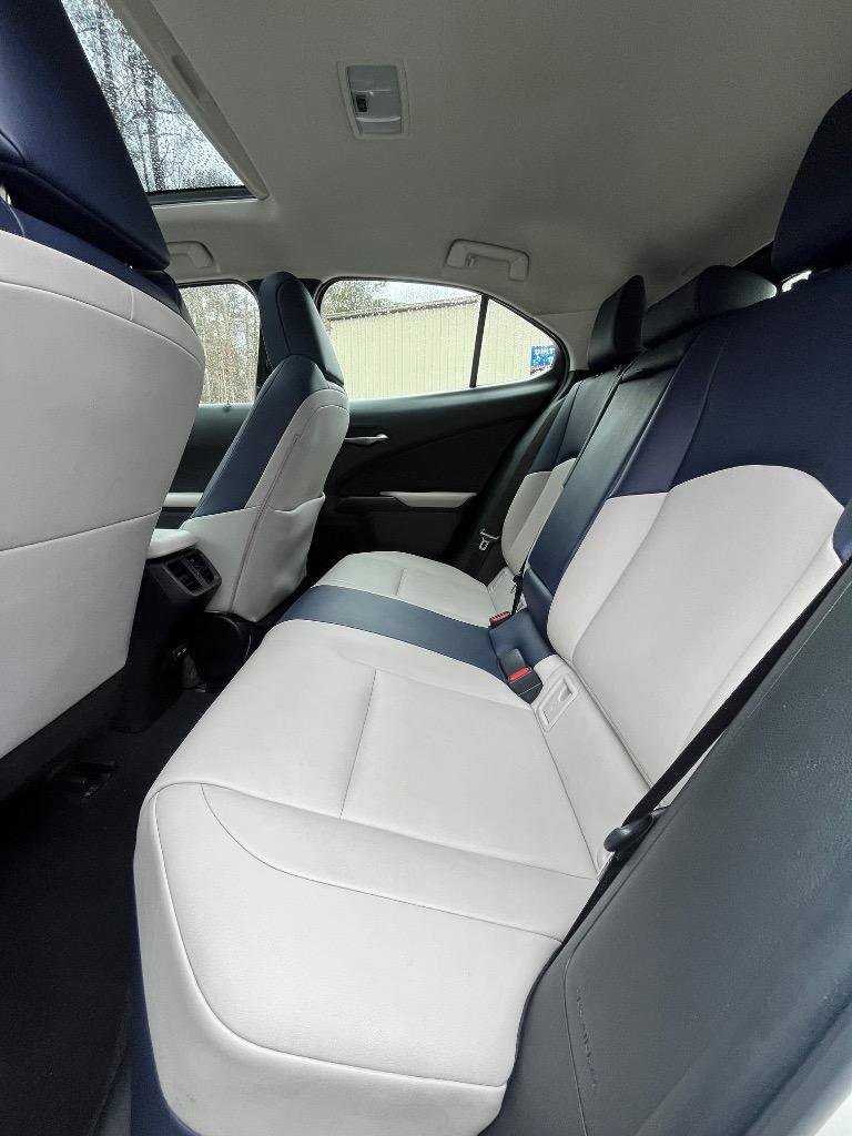 Used 2021 Lexus UX 200 w/ Premium Package image 37