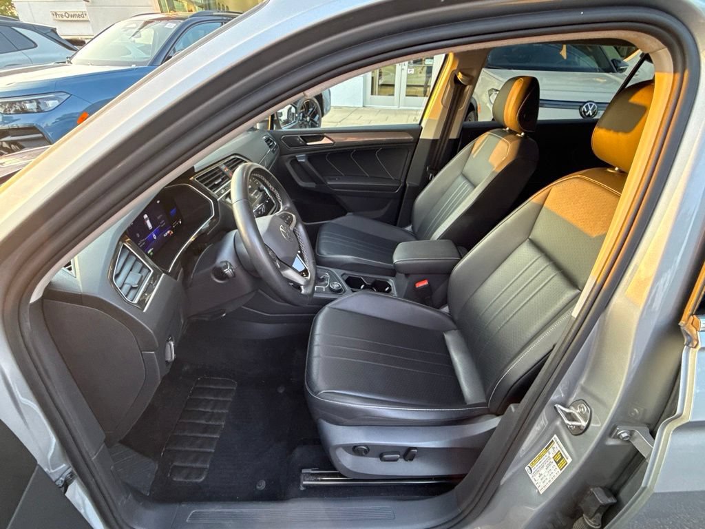 Used 2022 Volkswagen Tiguan SE AWD/4WD image 11