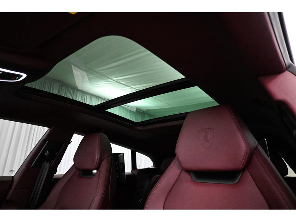 Used 2025 Lamborghini Urus SE image 18