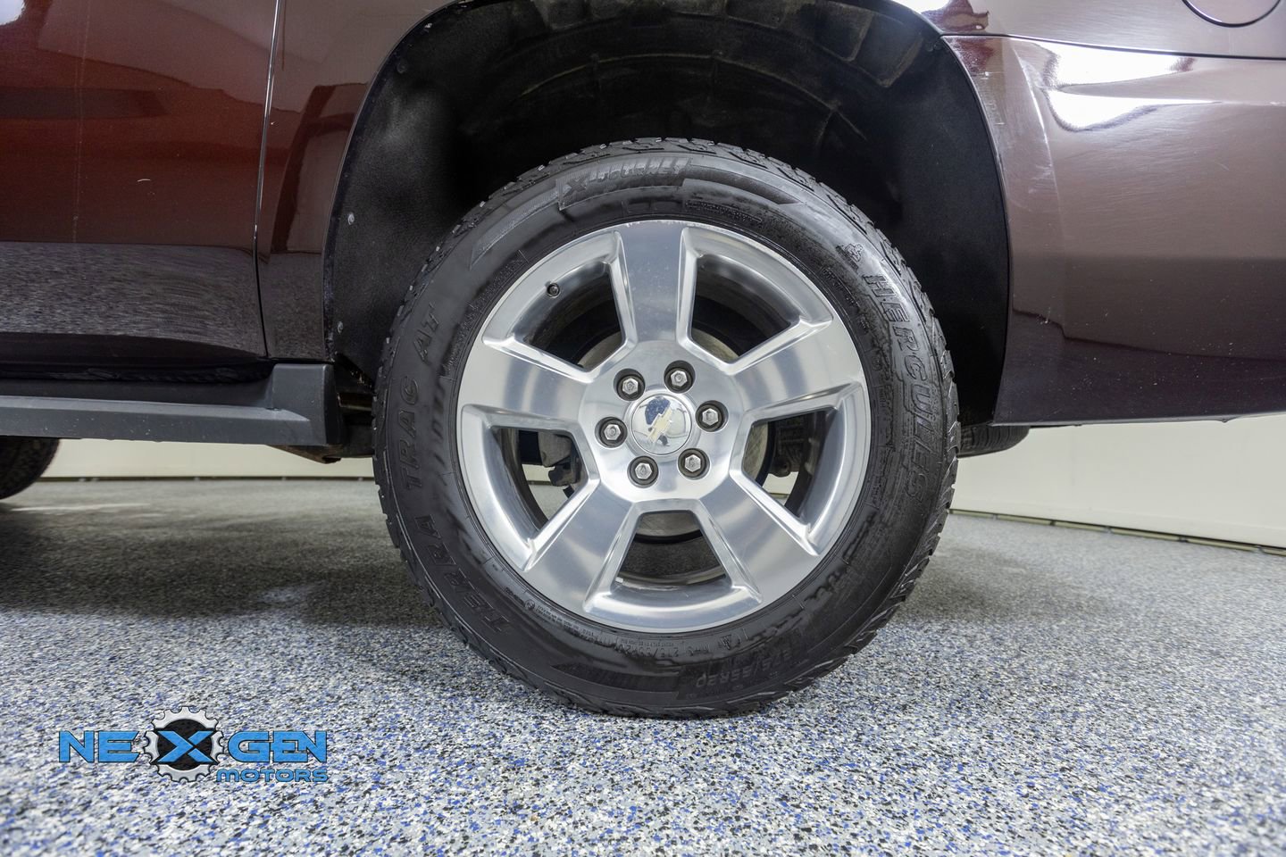 Used 2020 Chevrolet Suburban LT w/ Luxury Package image 48