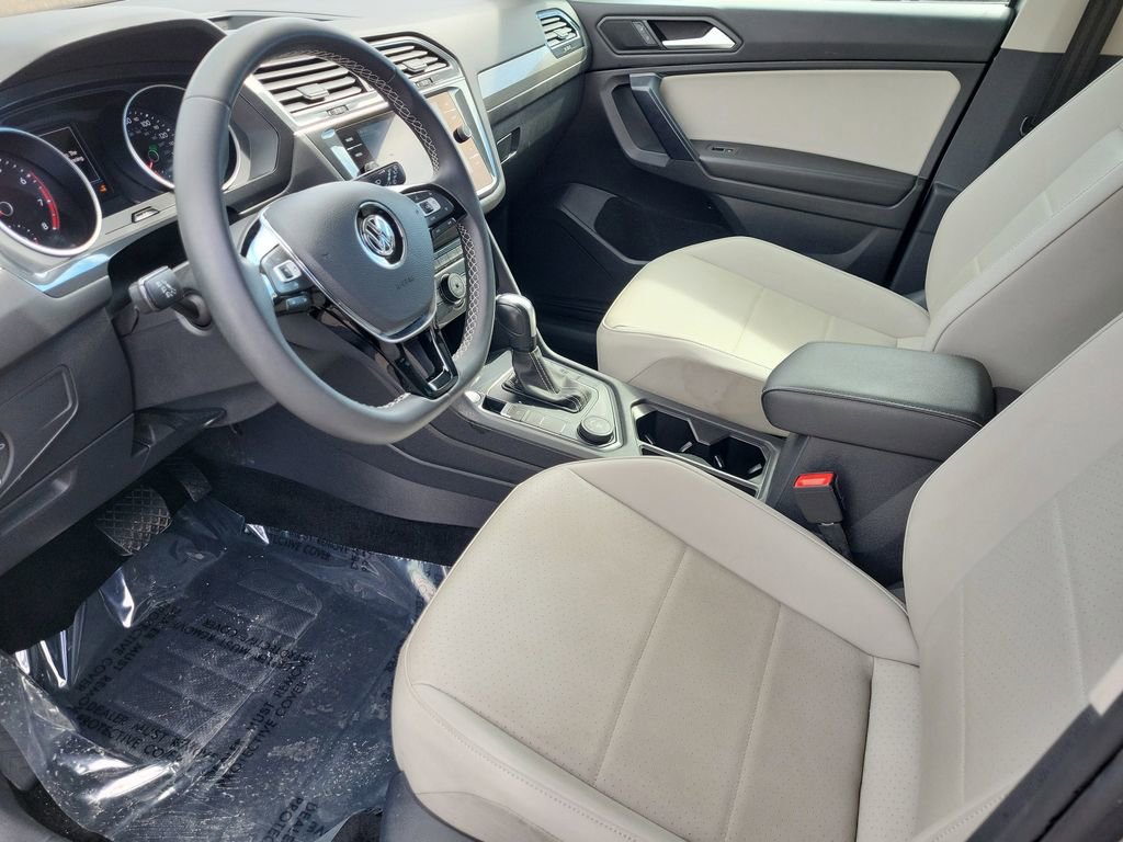 Used 2021 Volkswagen Tiguan SE AWD/4WD image 11