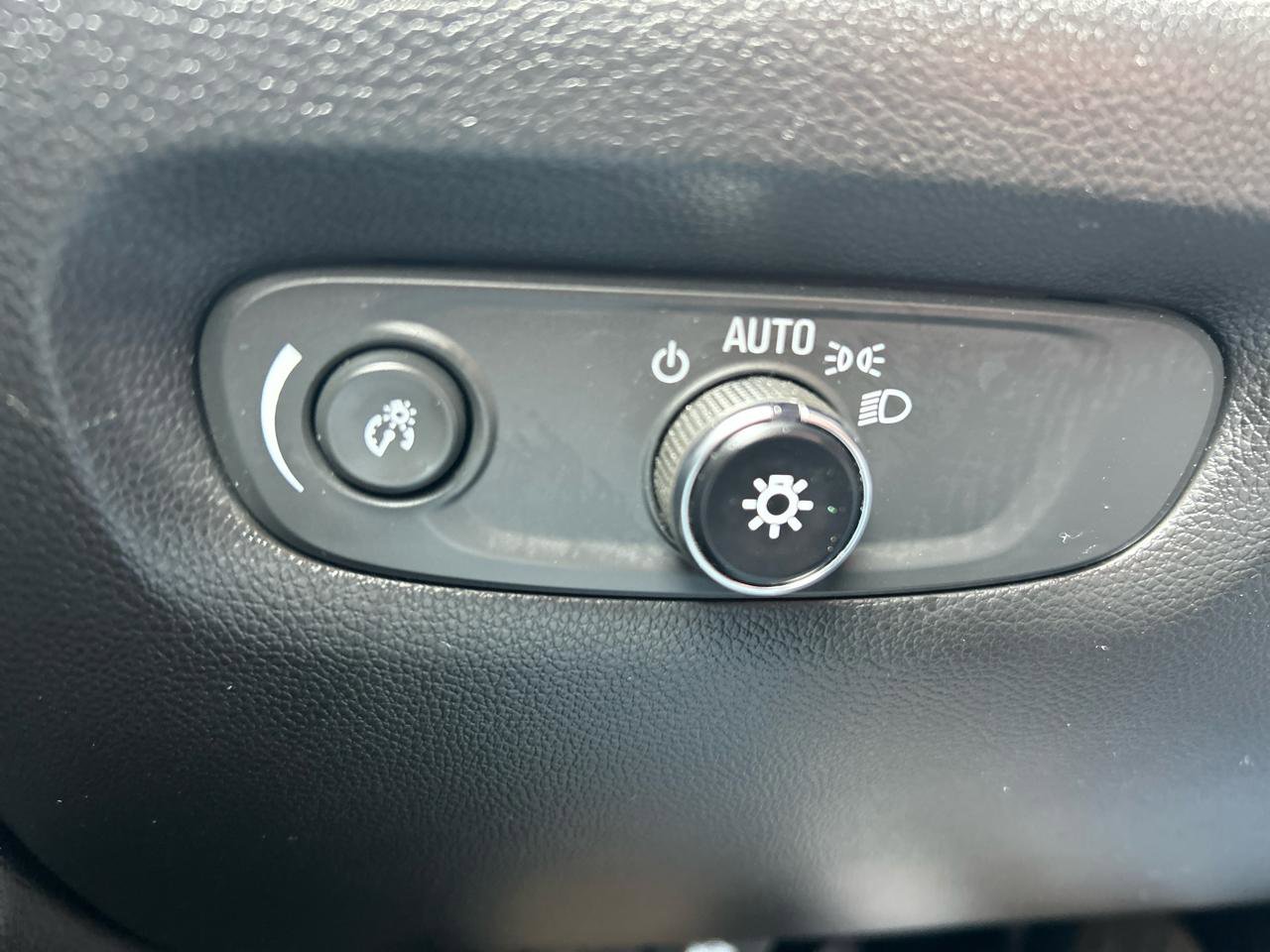 Used 2023 Chevrolet Traverse LT w/ LPO, Floor Liner Package AWD/4WD image 10