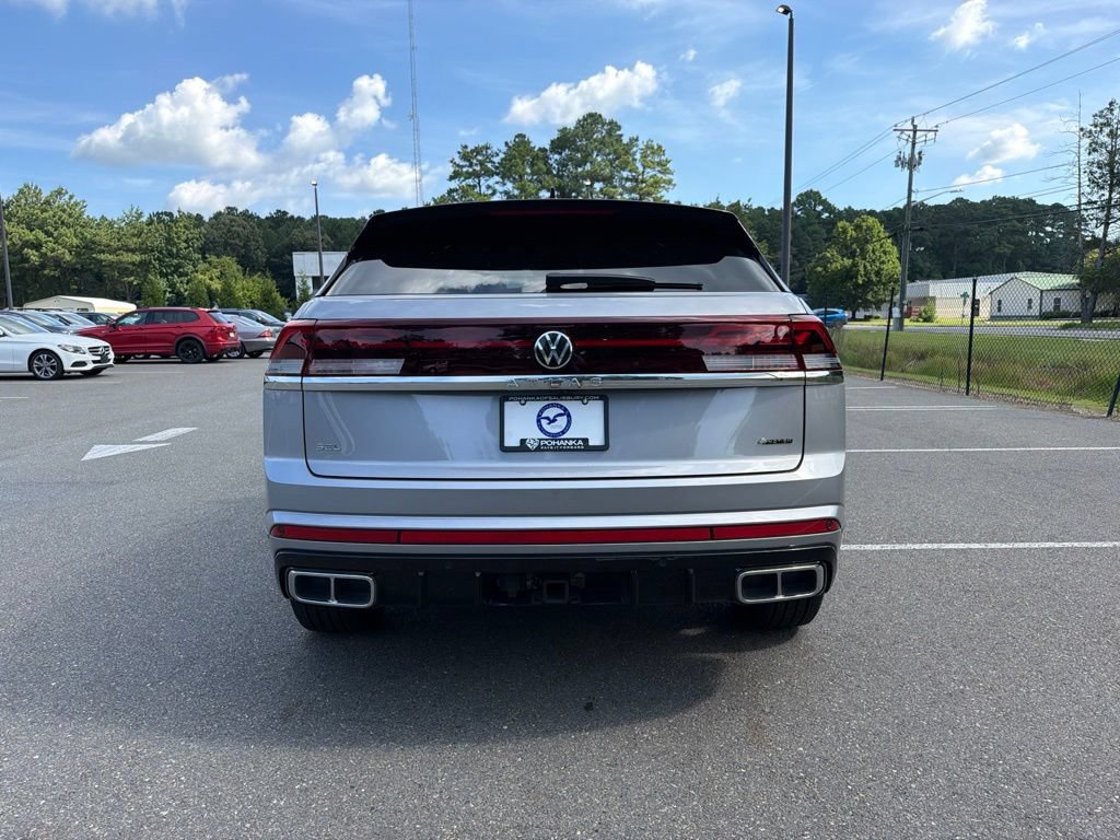 Used 2024 Volkswagen Atlas Cross Sport SEL R-Line AWD/4WD image 6