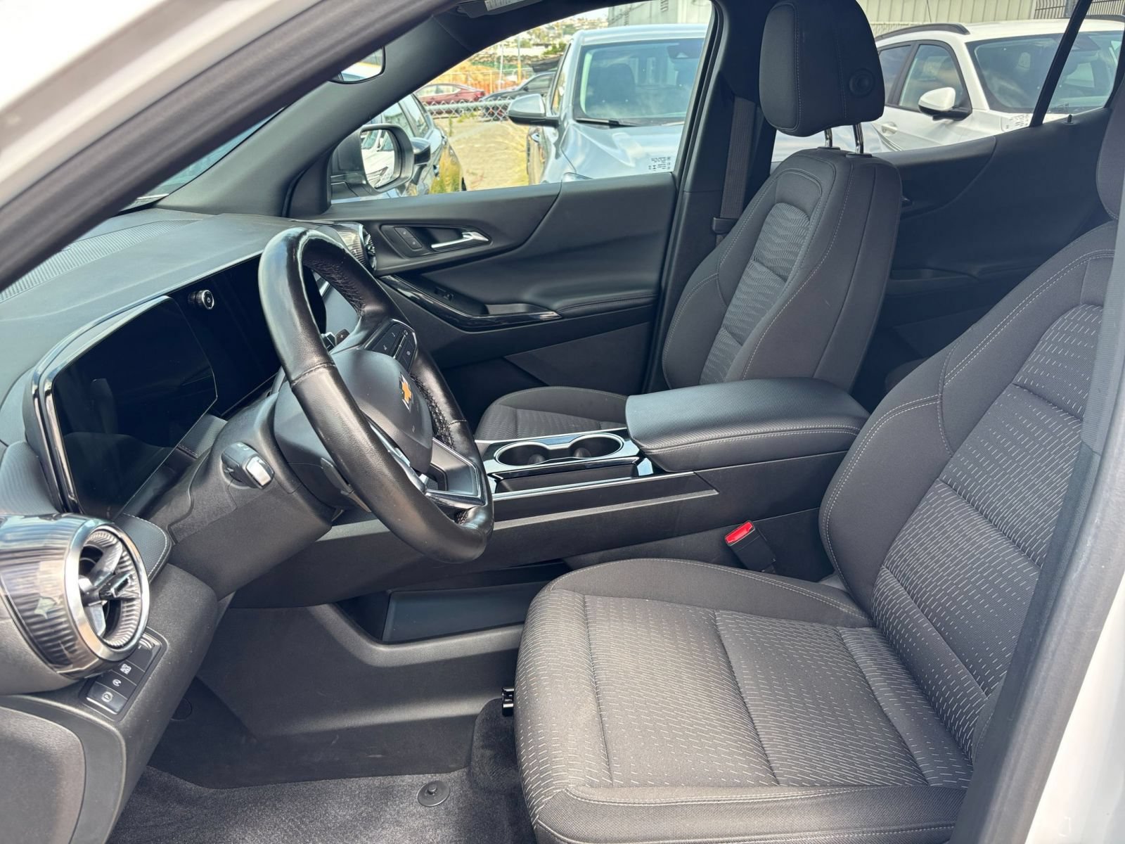 Used 2025 Chevrolet Equinox LT FWD image 27