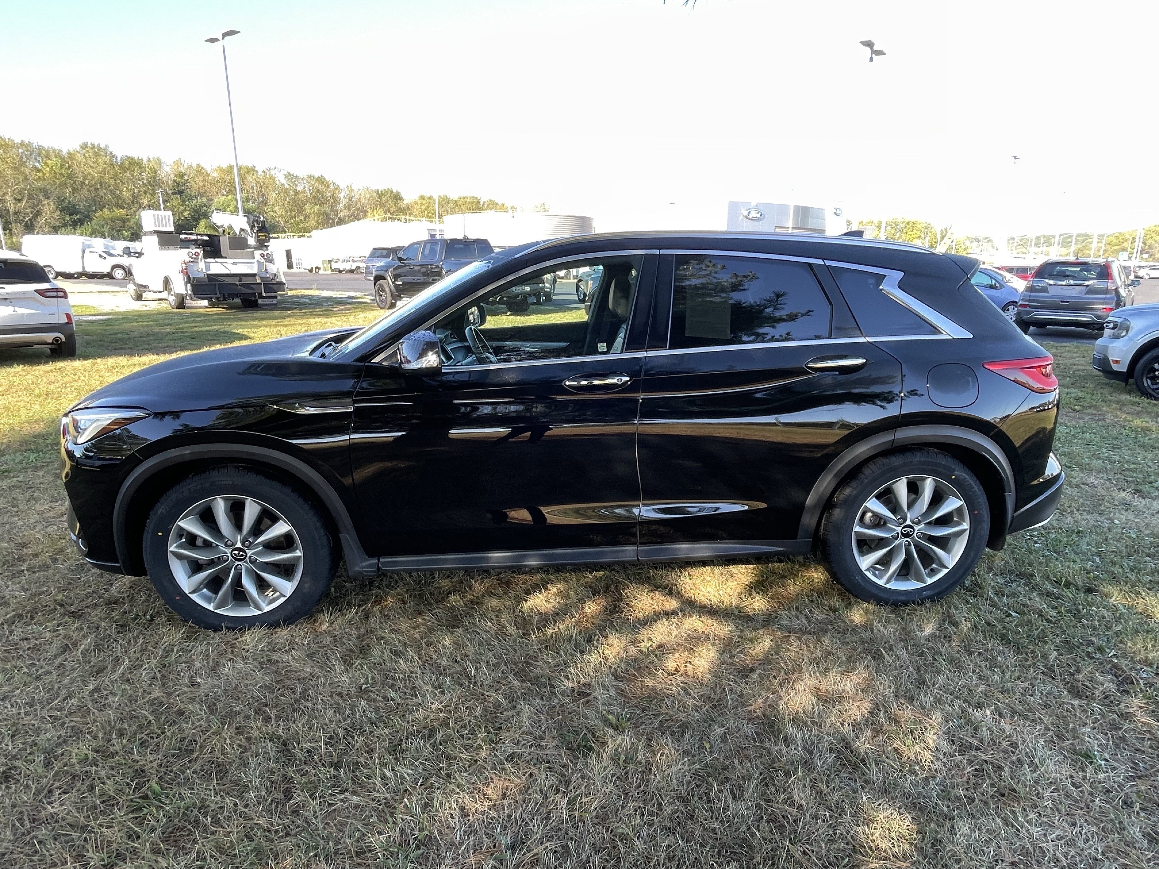 Used 2021 INFINITI QX50 Essential w/ Cargo Package image 2