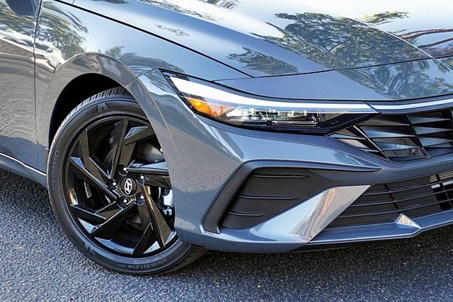 New 2026 Hyundai Elantra Sport FWD image 4