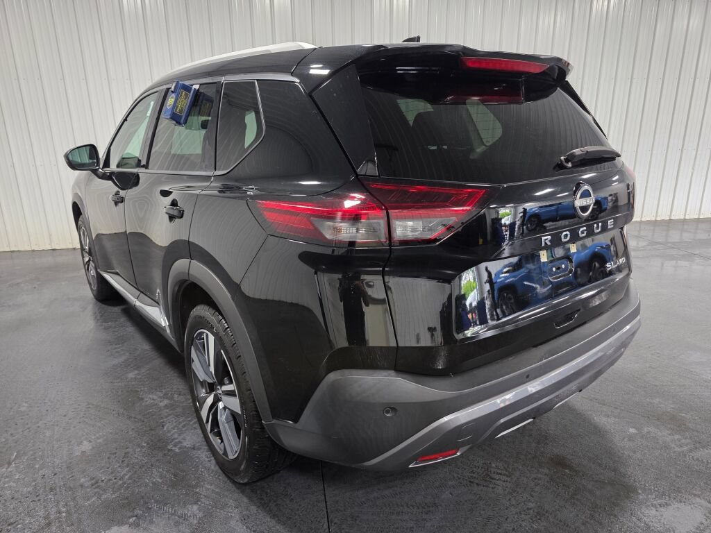 Used 2023 Nissan Rogue SL AWD/4WD image 3
