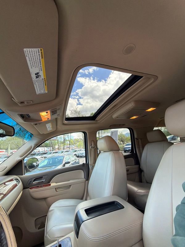 Used 2013 Chevrolet Suburban LTZ AWD/4WD image 20