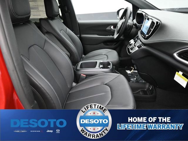 New 2026 Chrysler Pacifica Select image 12