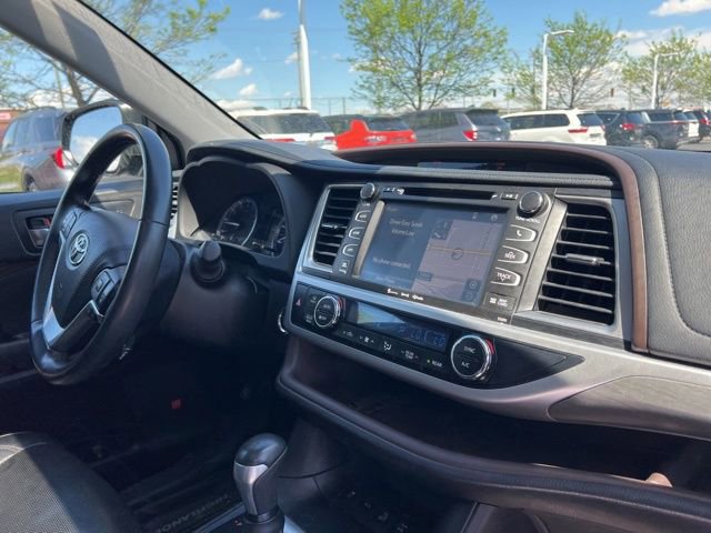 Used 2019 Toyota Highlander Limited image 38