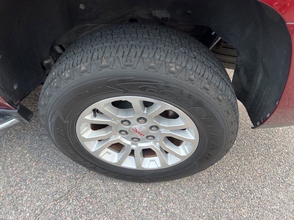 Used 2017 GMC Yukon SLT image 39