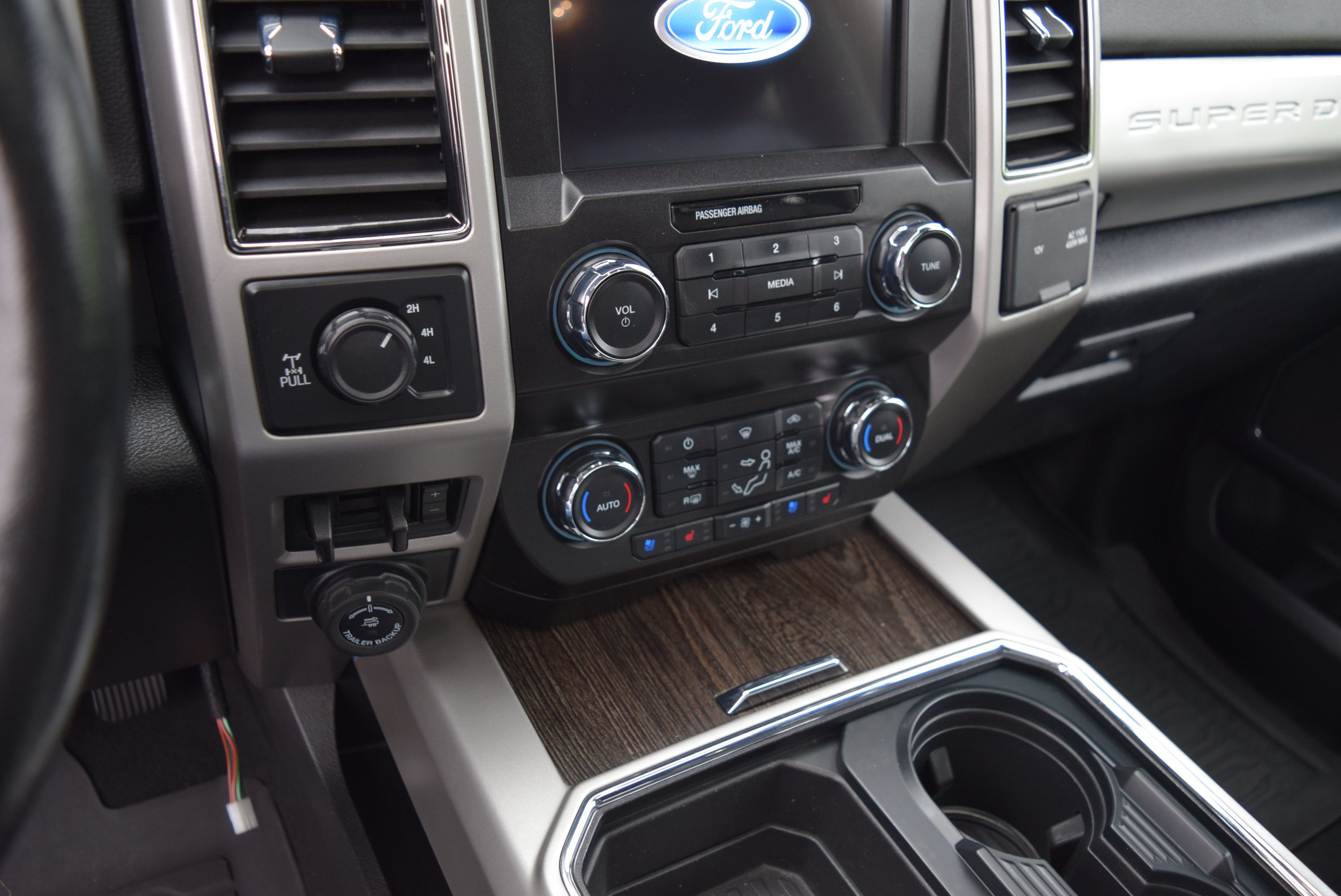 Used 2021 Ford F350 Lariat w/ Lariat Ultimate Package AWD/4WD image 16