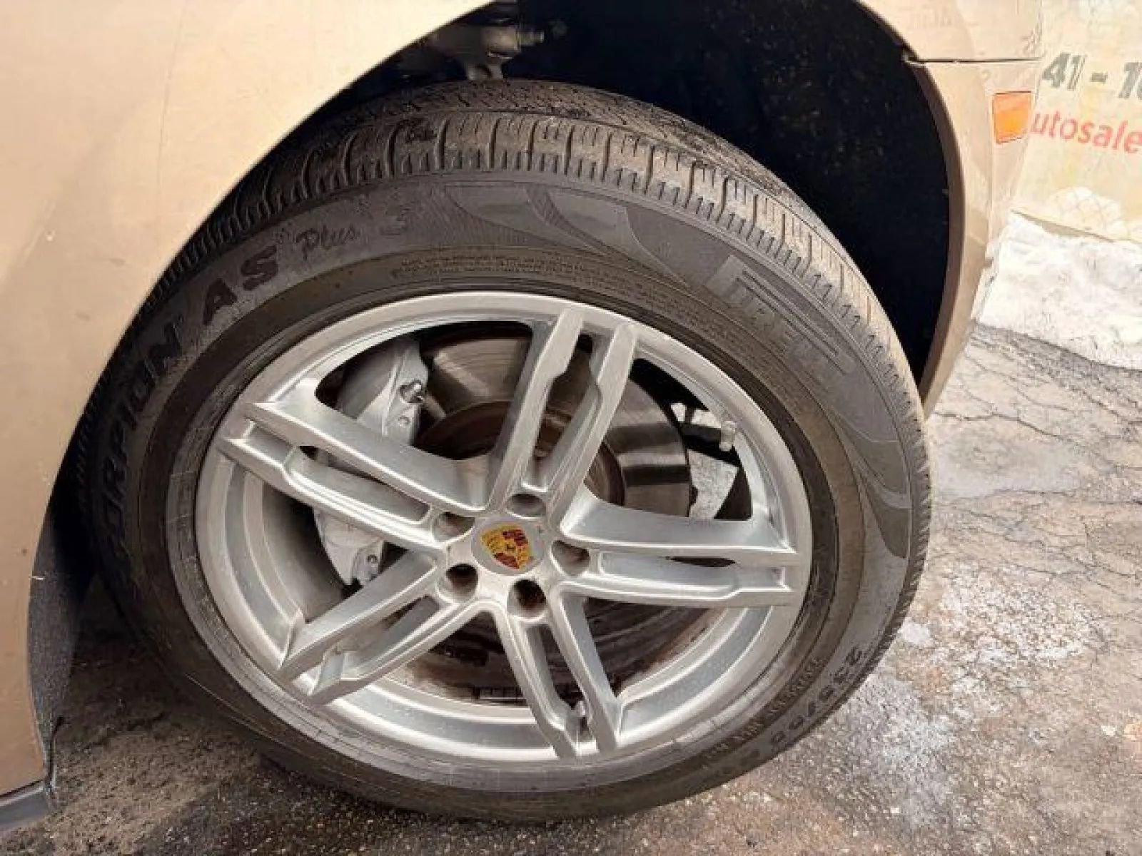 Used 2017 Porsche Macan image 38