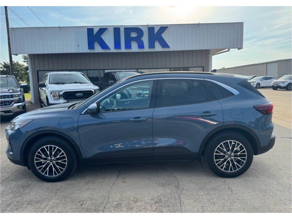 Used 2023 Ford Escape SE image 2