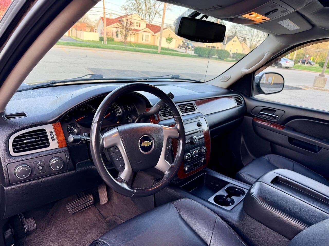Used 2011 Chevrolet Avalanche LS w/ Regional Value Package AWD/4WD image 11