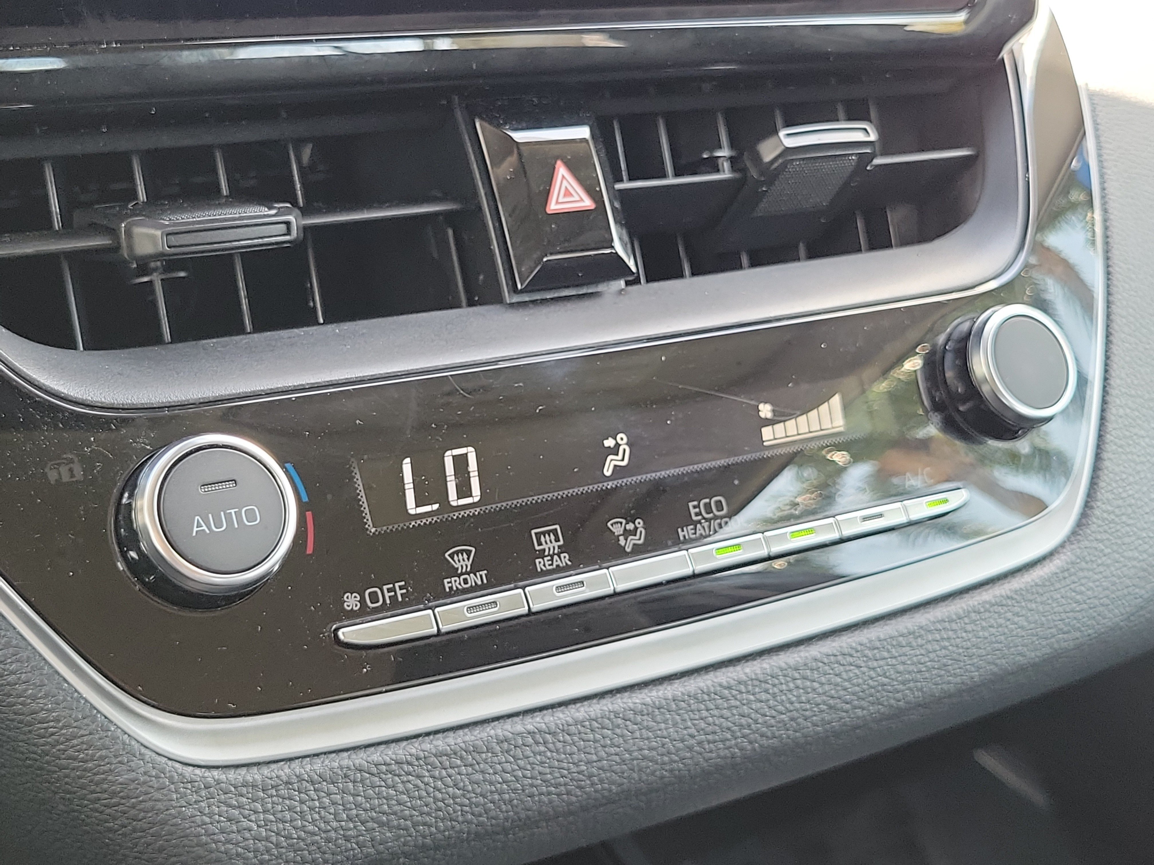 Used 2025 Toyota Corolla LE FWD image 25