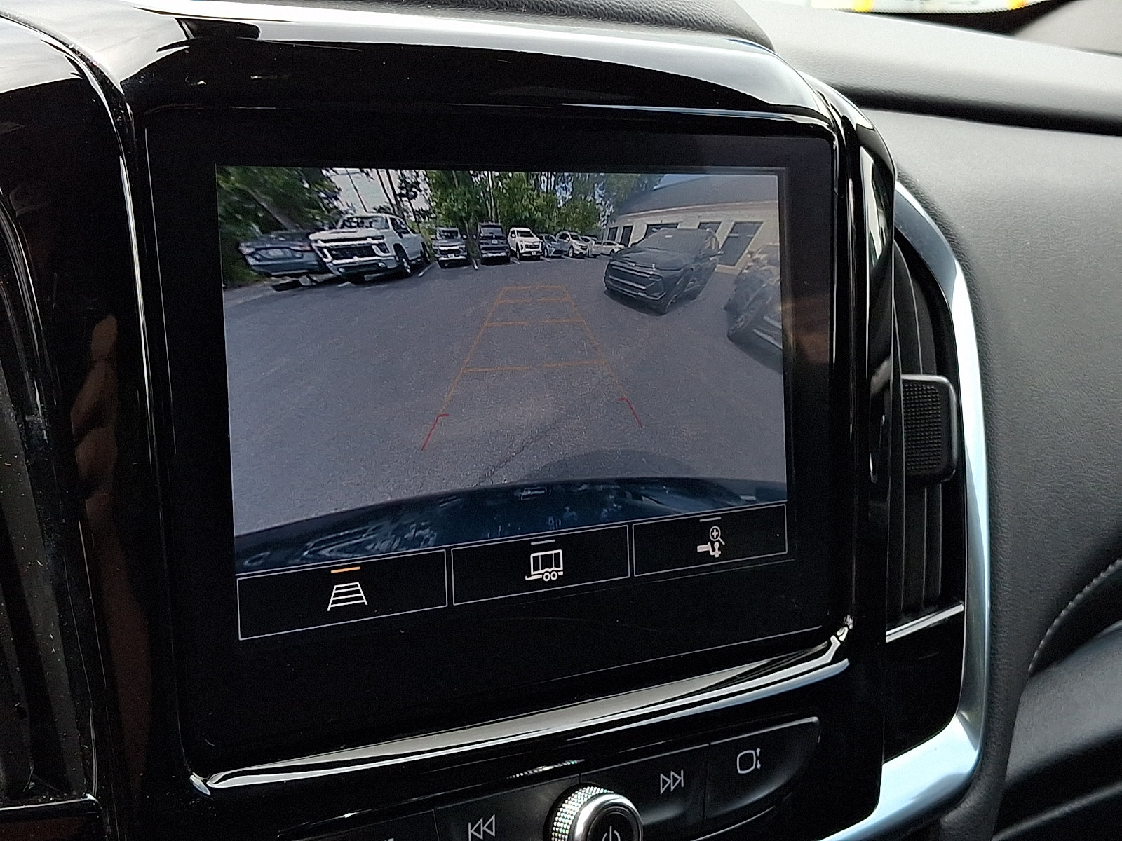 Certified 2023 Chevrolet Traverse LT w/ LPO, Floor Liner Package AWD/4WD image 20