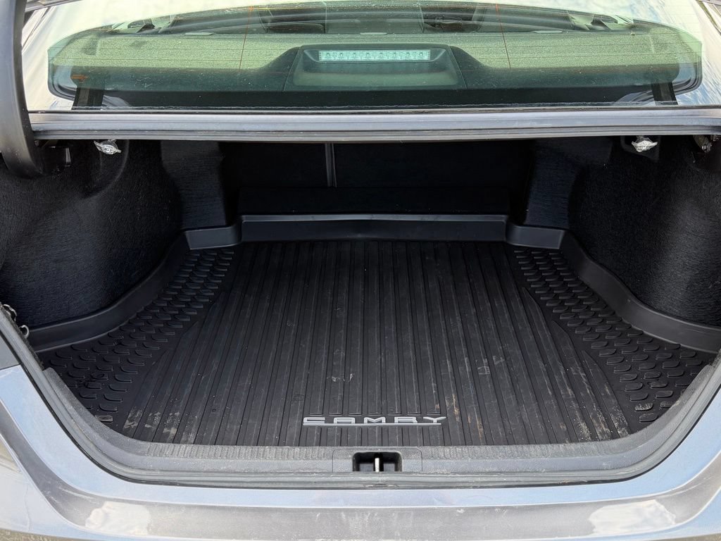 Used 2018 Toyota Camry SE w/ Moonroof Package FWD image 5