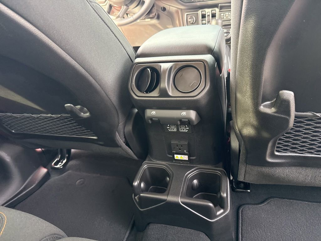 New 2025 Jeep Gladiator Mojave w/ Convenience Group image 28