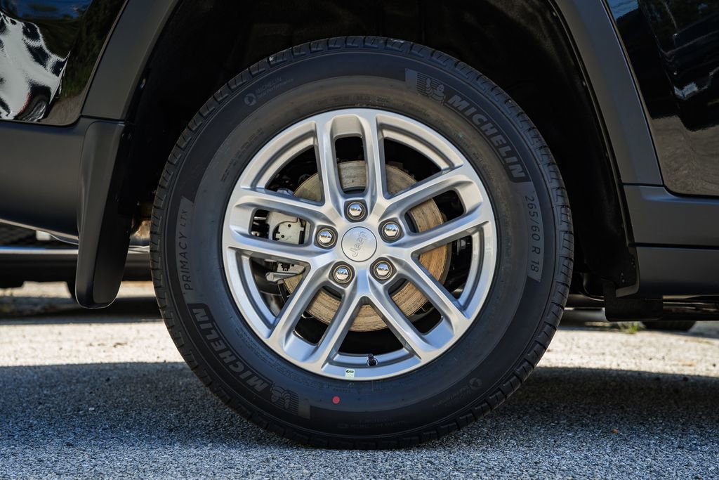 New 2025 Jeep Grand Cherokee Laredo X w/ Luxury Tech Group I image 19