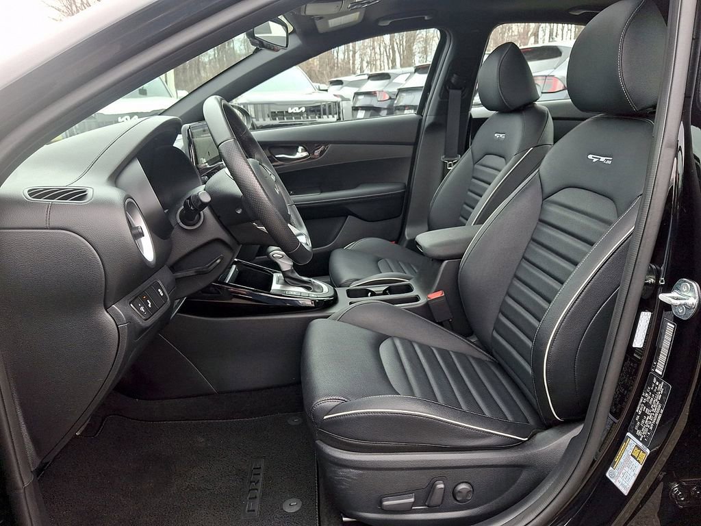 Used 2024 Kia Forte GT-Line w/ GT-Line Premium Package image 14