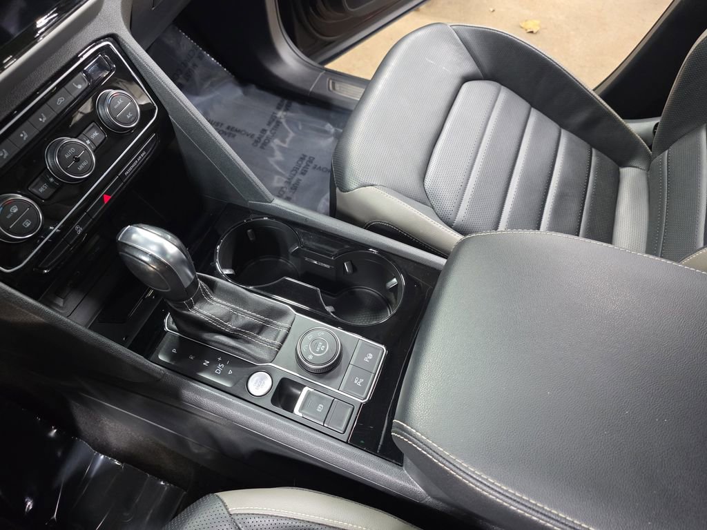 Used 2022 Volkswagen Atlas SEL Premium image 24