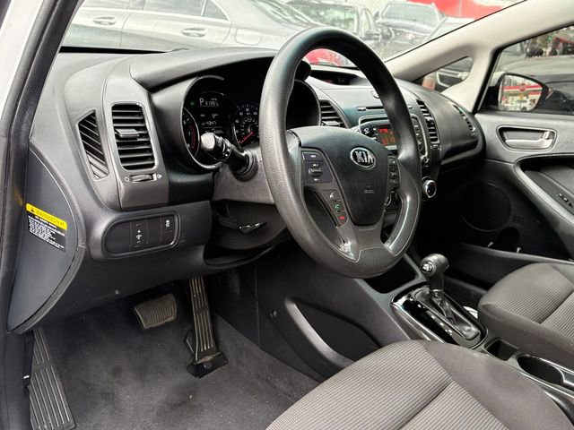 Used 2017 Kia Forte LX image 21