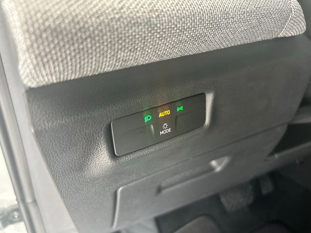 Used 2025 Volkswagen Tiguan S image 51