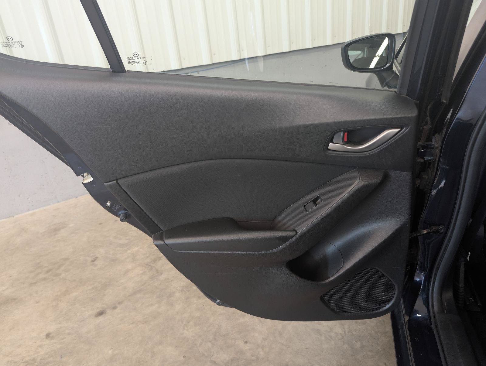 Used 2014 MAZDA MAZDA3 i Sport FWD image 40