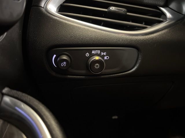 Used 2024 Chevrolet Malibu LT image 39