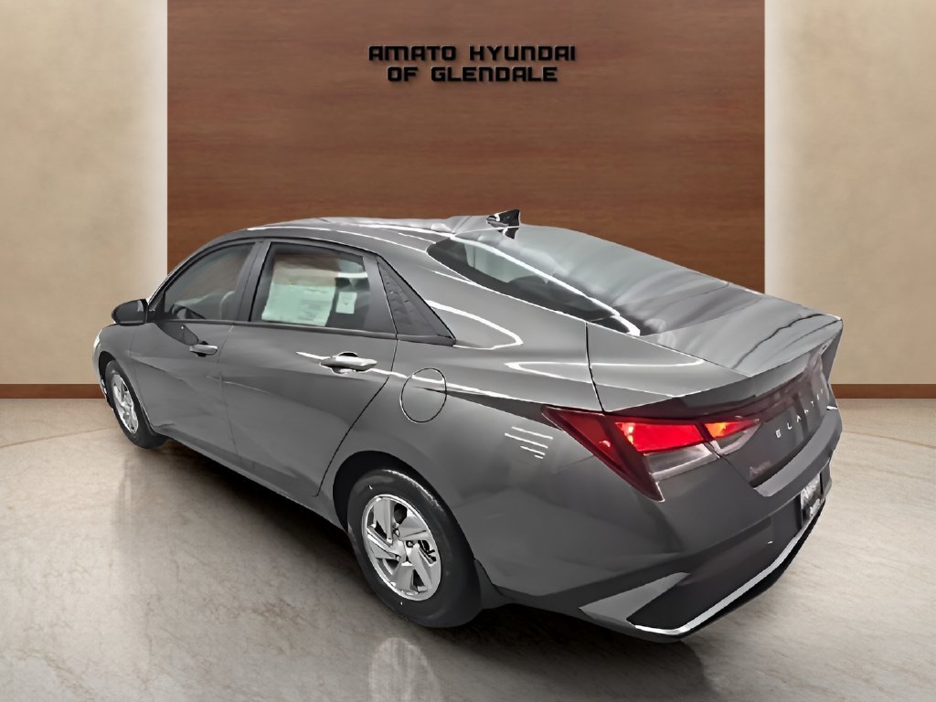 New 2026 Hyundai Elantra SE FWD image 4
