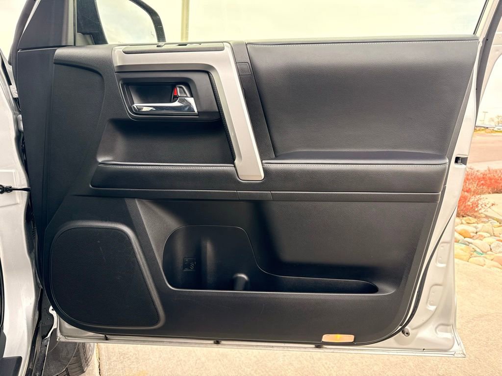 Used 2024 Toyota 4Runner SR5 AWD/4WD image 30