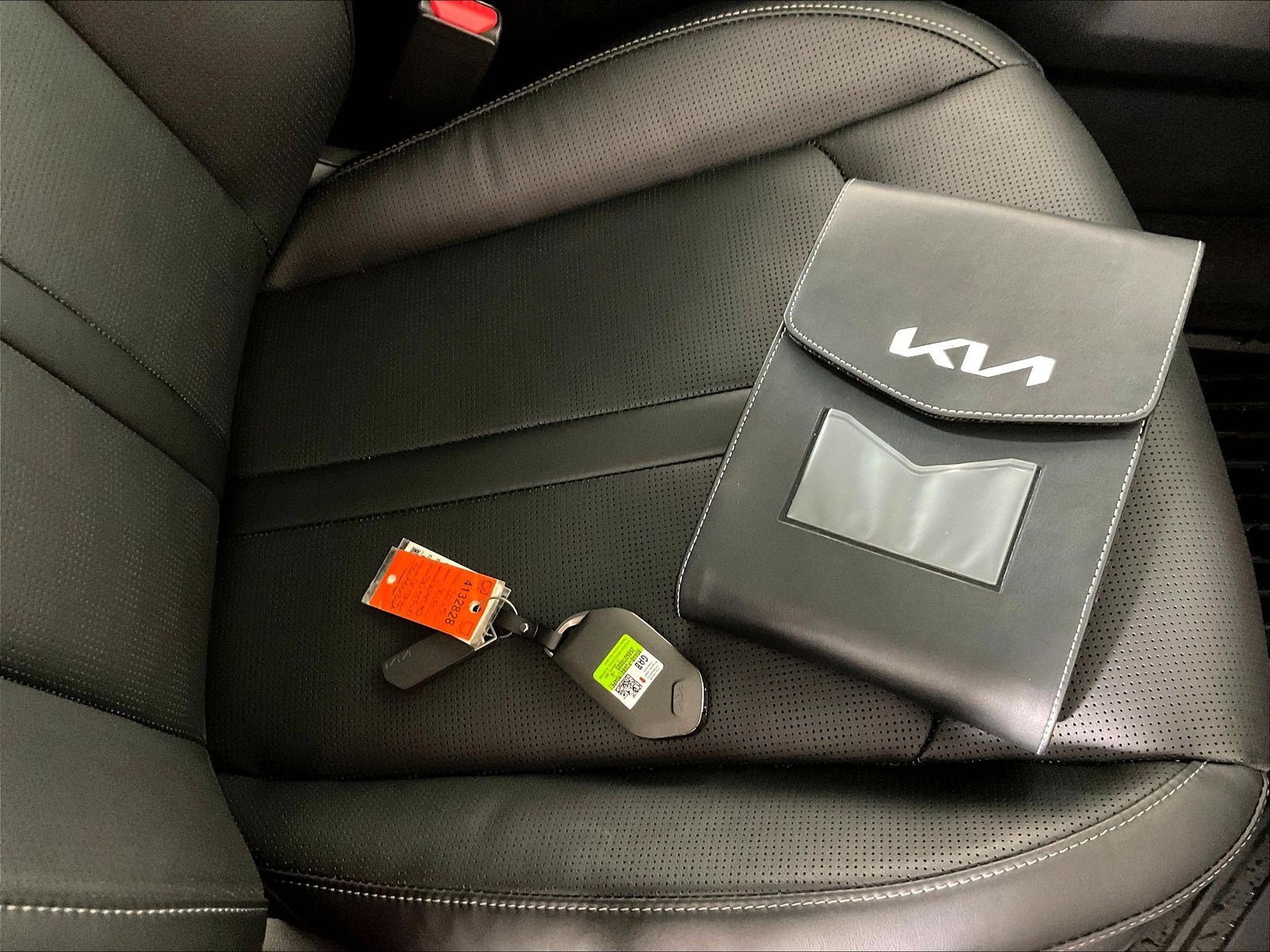 Certified 2025 Kia Sorento SX FWD image 36