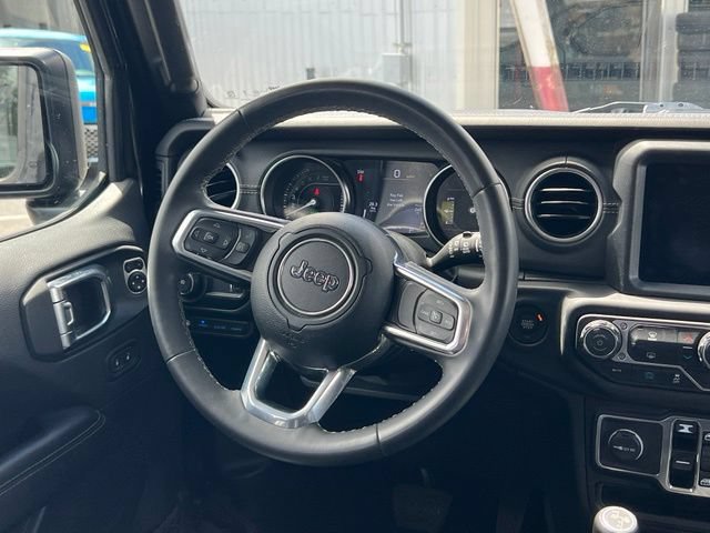 Used 2023 Jeep Wrangler Unlimited Sahara AWD/4WD image 16