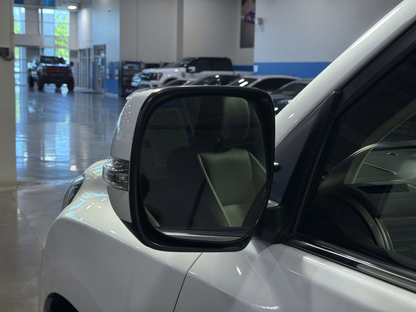 Used 2020 Lexus GX 460 Premium w/ Premium Package AWD/4WD image 15
