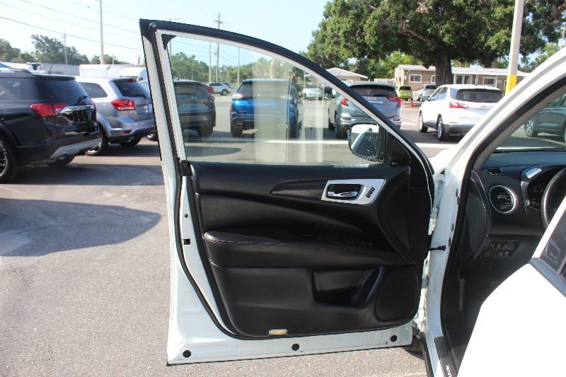 Used 2019 Nissan Pathfinder SL image 9