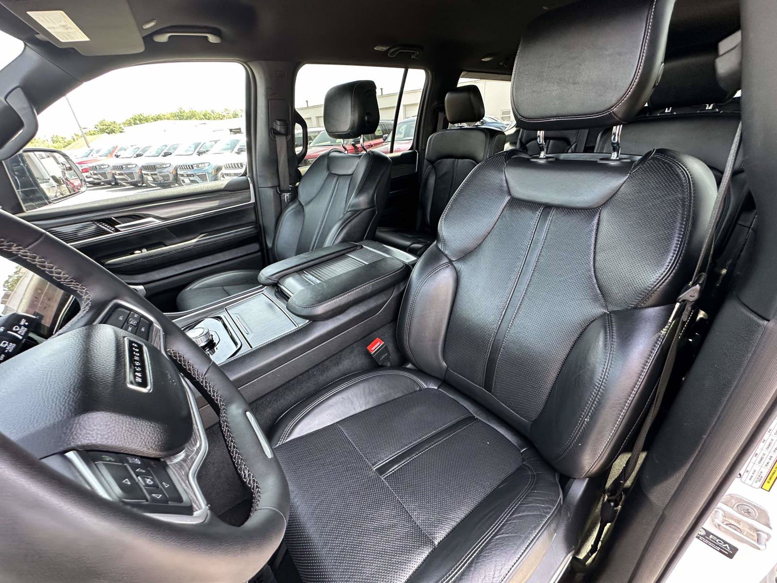 Used 2024 Jeep Wagoneer Series II AWD/4WD image 26