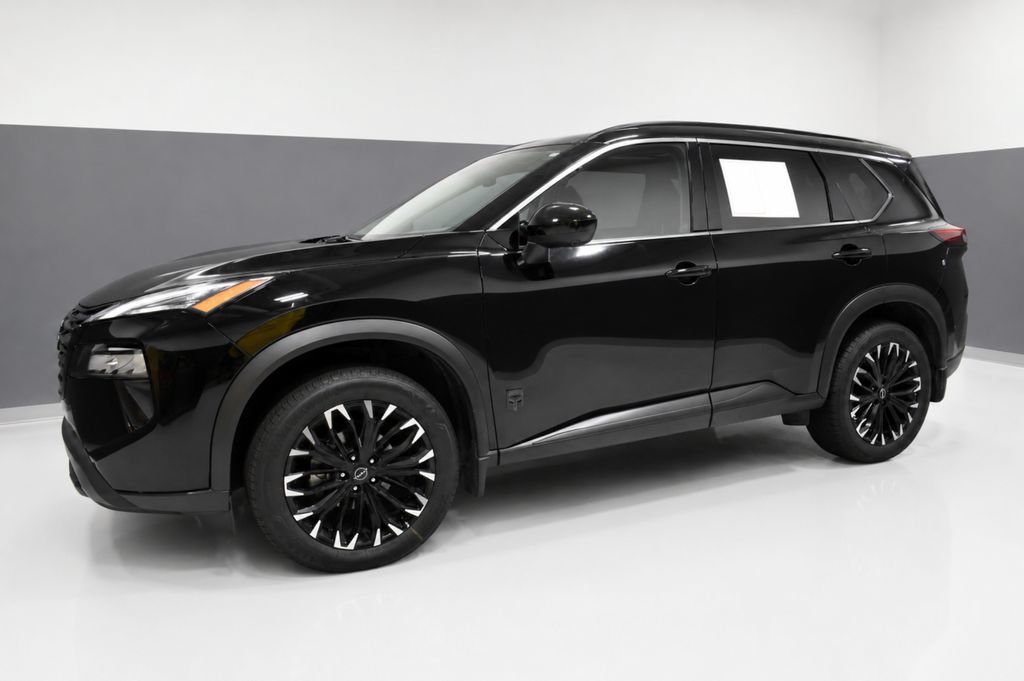 Certified 2026 Nissan Rogue Dark Armor AWD/4WD image 2