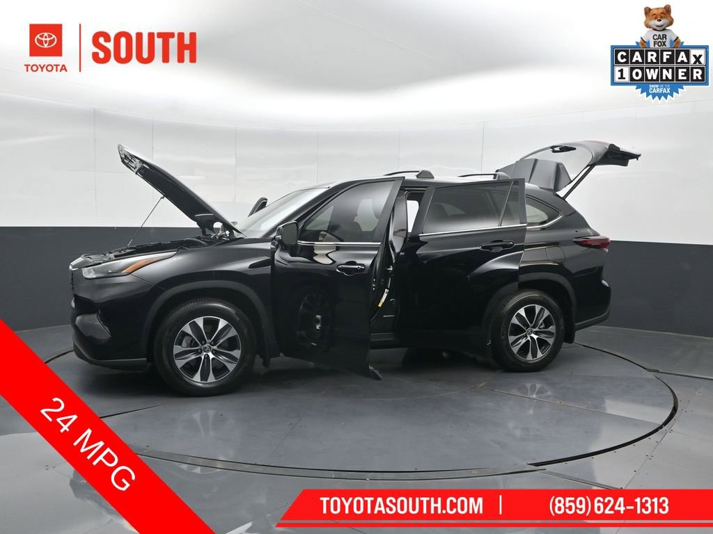 Used 2024 Toyota Highlander XLE AWD/4WD image 51