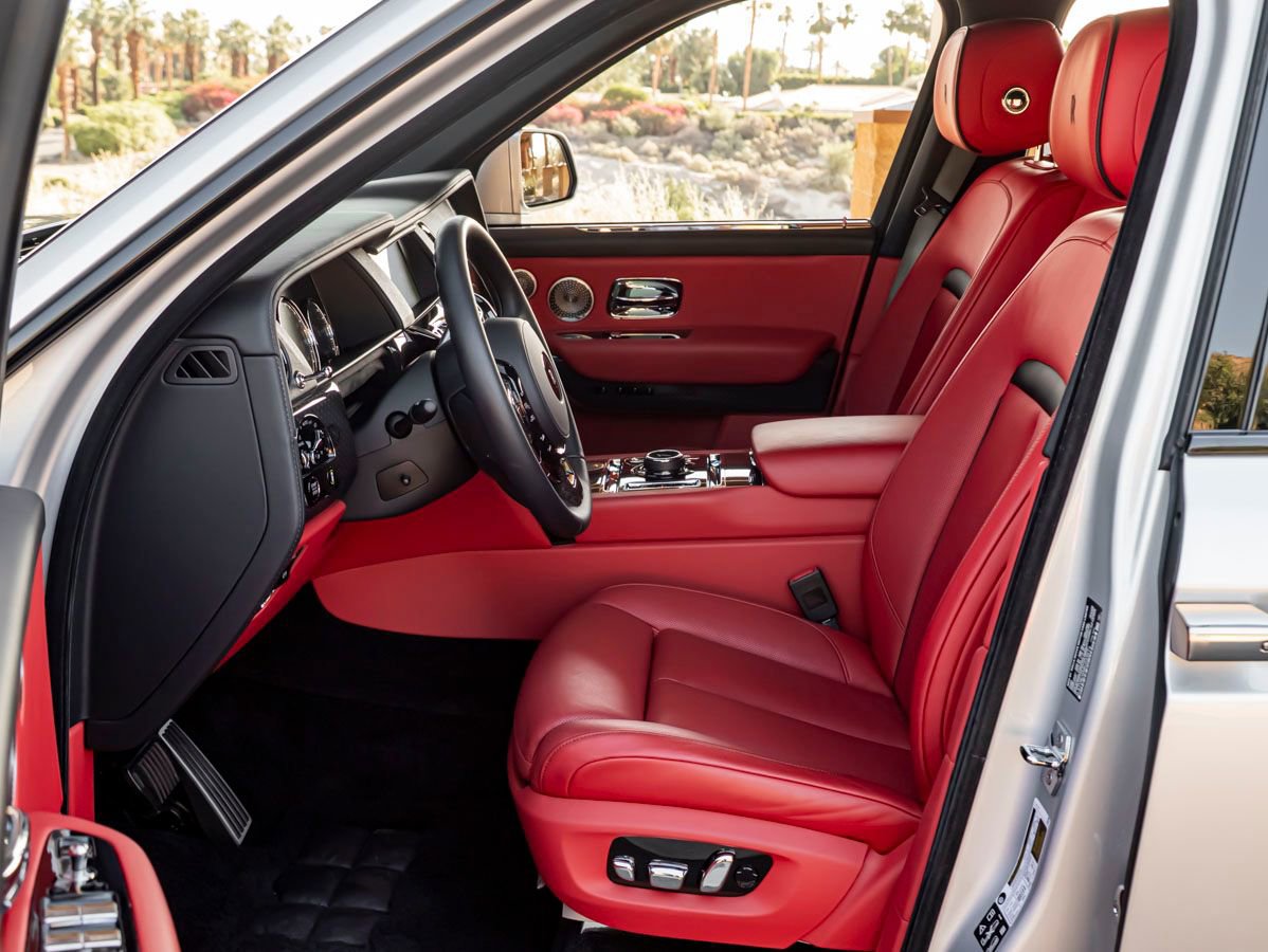 Certified 2024 Rolls-Royce Cullinan Black Badge w/ Dark Exterior Package AWD/4WD image 24