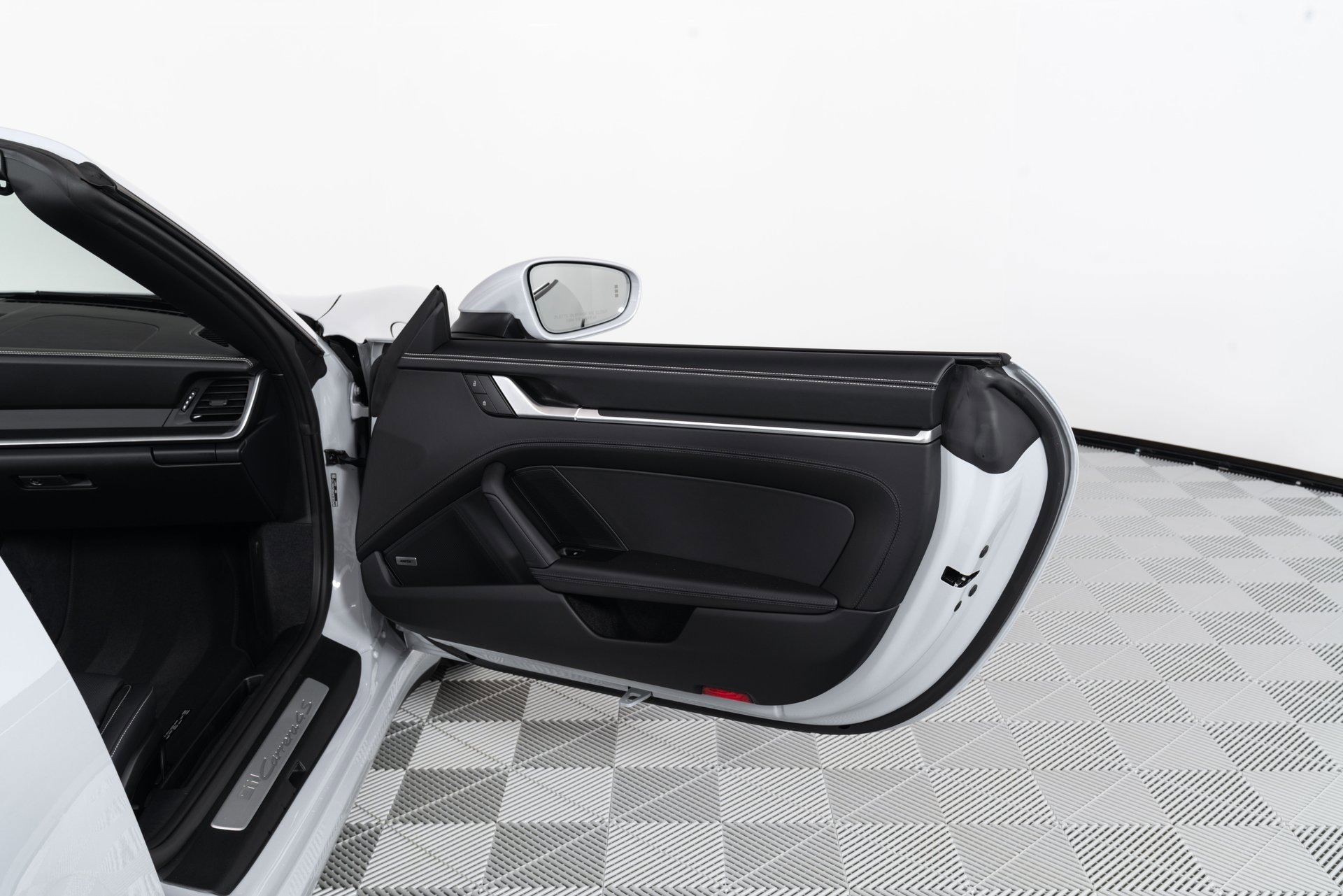 Used 2024 Porsche 911 Carrera 4S image 17