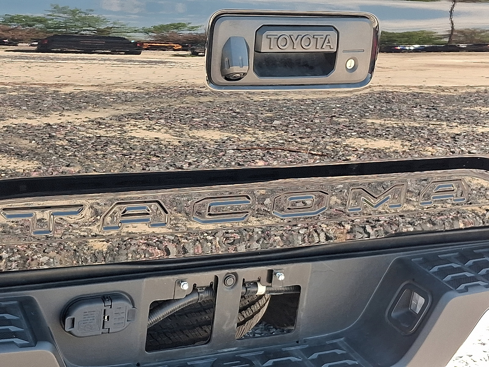 Used 2022 Toyota Tacoma SR5 AWD/4WD image 44