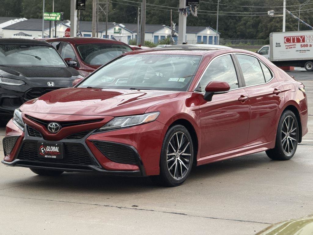 Used 2021 Toyota Camry SE w/ Cold Weather Package AWD/4WD image 3