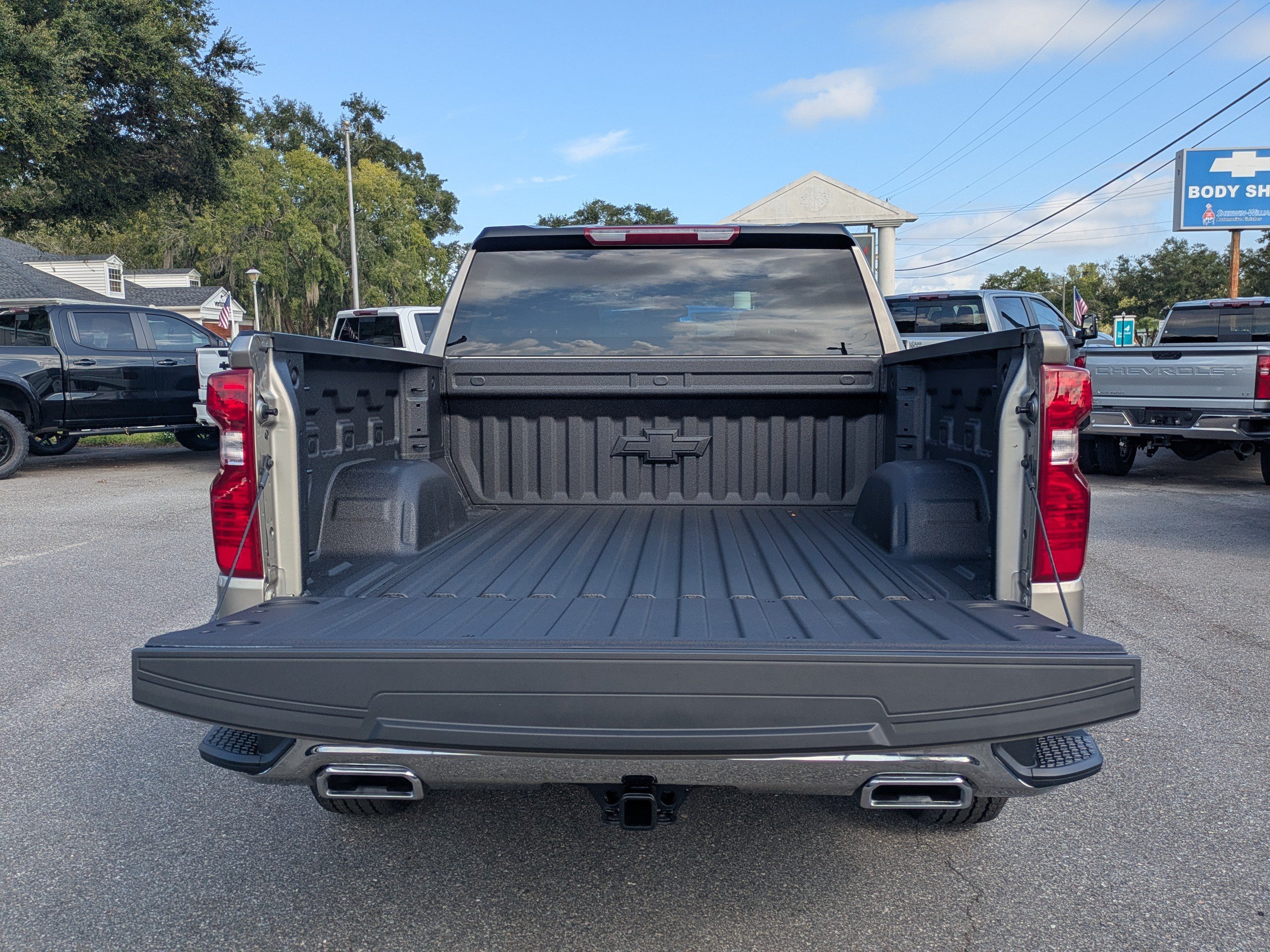 New 2026 Chevrolet Silverado 1500 LT w/ Z71 Off-Road Package AWD/4WD image 13