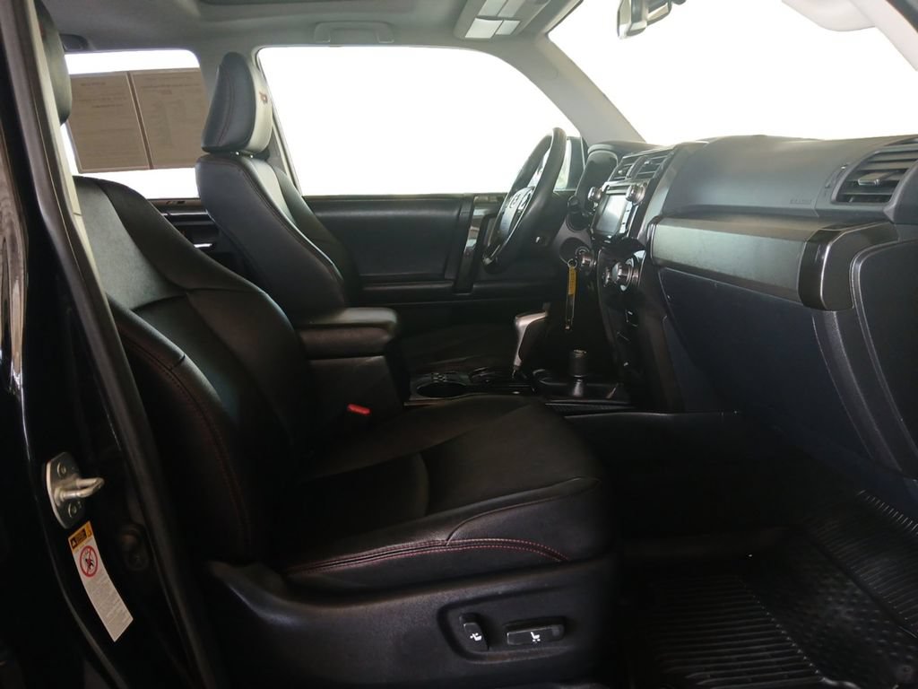 Used 2019 Toyota 4Runner TRD Off-Road Premium AWD/4WD image 15