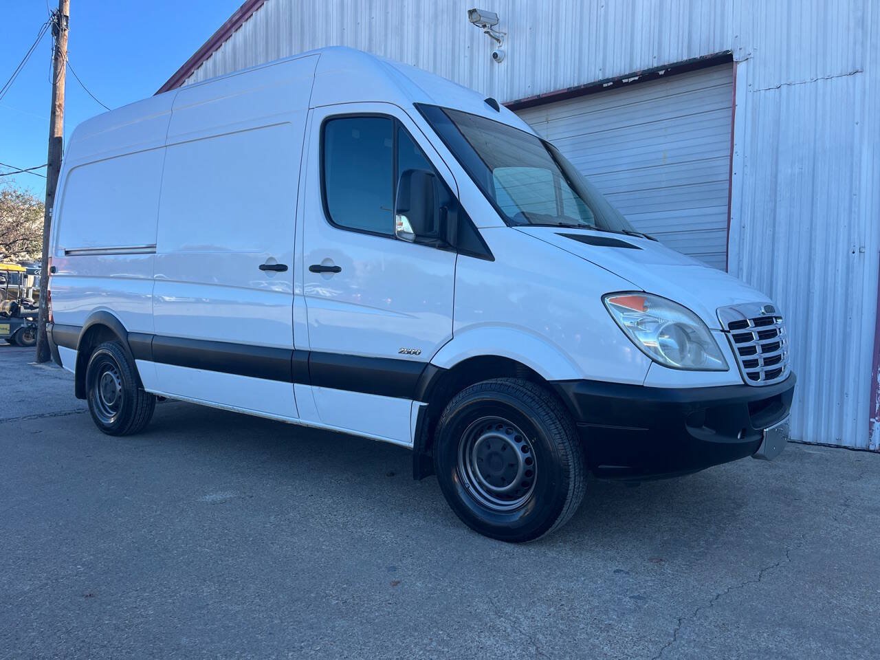 Used 2010 Freightliner Sprinter 2500 RWD image 10