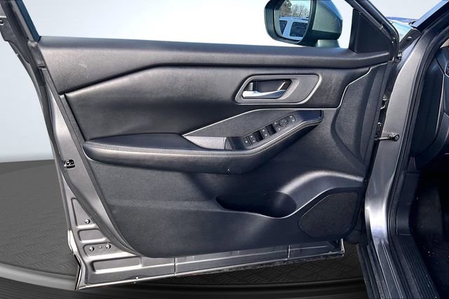 Used 2024 Nissan Rogue SV image 19